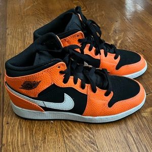 Nike Air Jordan One Retro High OG 5.5 y / 7 women’s